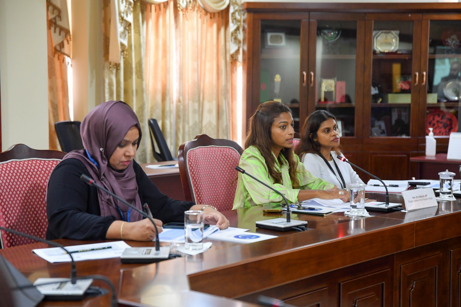 އީވާގެ މައްސަލަ އެޖެންޑާގައި ނުހިމެނުމަކީ މުޅި މަޖިލީހަށް ގޮންޖެހުން: ރޮޒެއިނާ