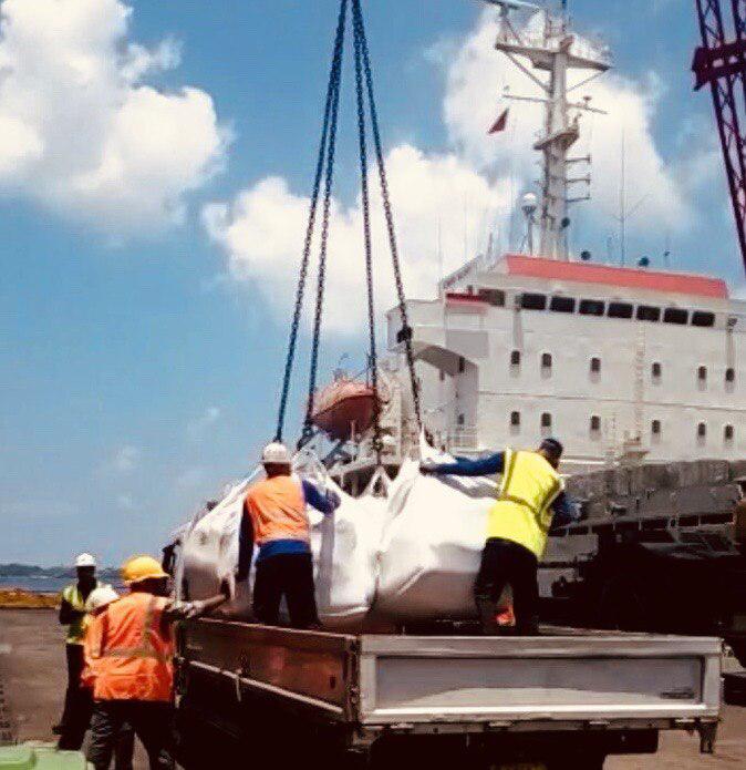 ނުގެނެވިހުރި ބޭސް ޝިޕްމެންޓުތައް އިންޑިއާގެ އެއަރފޯސް މަތިންދާބޯޓެއްގައި ގެނެސްދެނީ