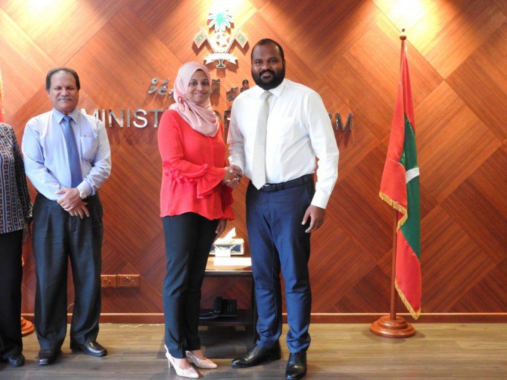 މުސާރަ ހިނގާގޮތަށް ޓޫރިޒަމް މިނިސްޓްރީގެ ޕީއެސް ސޫޒަން ސަސްޕެންޑްކޮށްފި