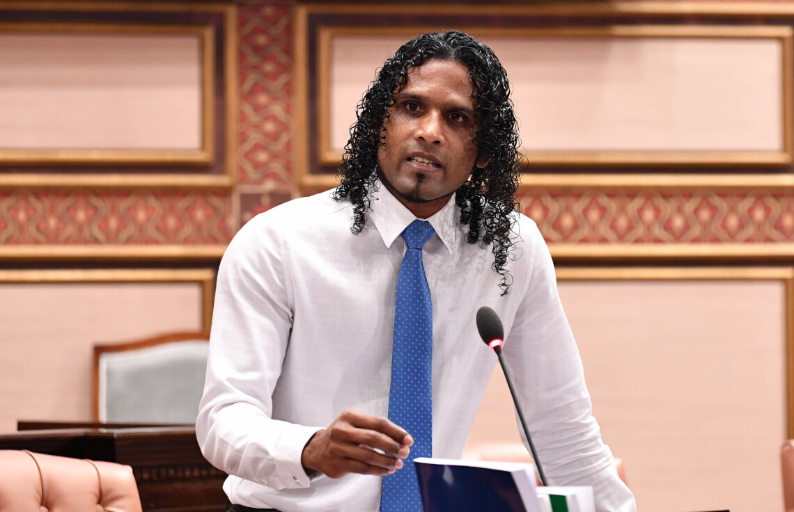 މަސްތުުވާތަކެތީގެ ފައިސާ ލޯންޑަރ ކުރުމަށް ފުލުހުންގެ ޚިދުމަތް ބޭނުންކުރާކަމަށް ތުހުމަތުކޮށްފި