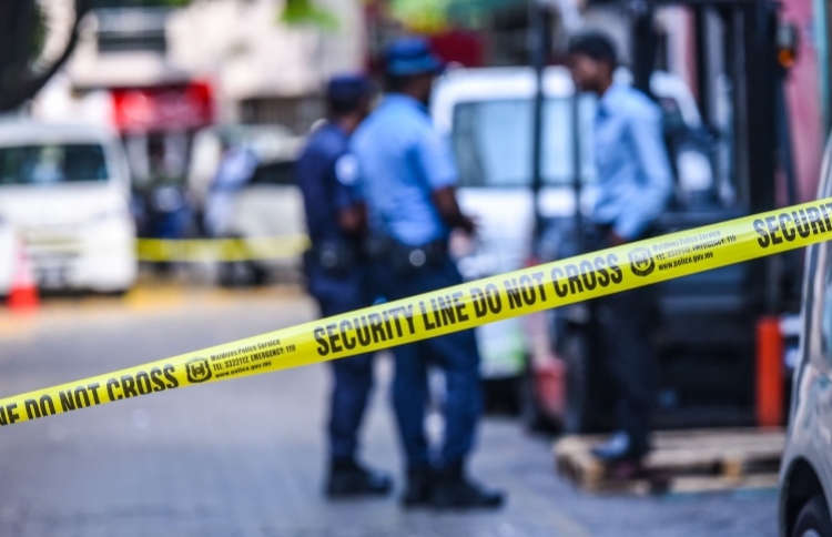 މާލޭގައި މީހަކަށް ތޫނު އެއްޗަކުން ހަމަލާދީ ޒަހަމްކޮށްލައިފި