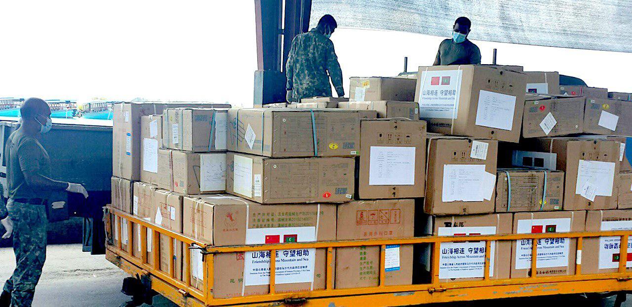 ޗައިނާ ކުންފުންޏަކުން ރާއްޖެއަށް 200،000 މާސްކު ހަދިޔާކޮށްފި