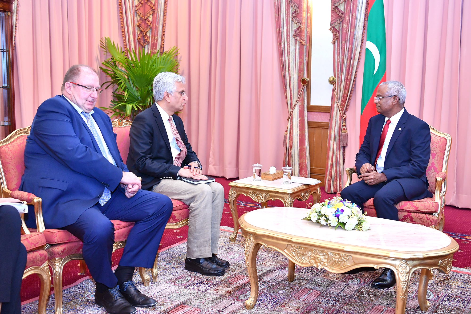 ރާއްޖޭގެ އިޤްތިޞާދު ކުރިއެރިނަމަވެސް، އާމްދަނީ އިތުރުކޮށް، ޚަރަދުތައް ކުޑަކުރަންޖެހޭ