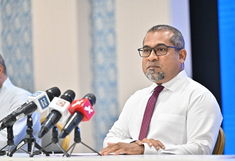 މަތިންދާބޯޓު ބުރަފަތީގައި ޖެހި އަނިޔާވި މާނިއުގެ ހާލު އަންނަނީ ރަނގަޅުވަމުން: ޚަލީލް