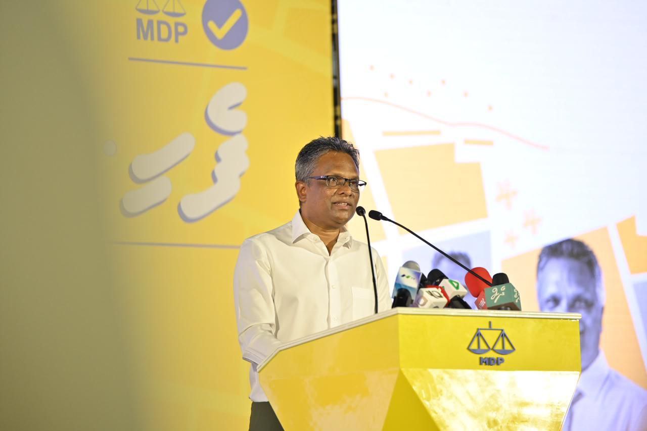 ދެކޮޅުވެރި ނުވާނަން، އިސްރާފުކުރުން ނޫން ހުރިހާ ކަމެއްގައި އެއްބާރުލުން ދޭނަން: އާޒިމް