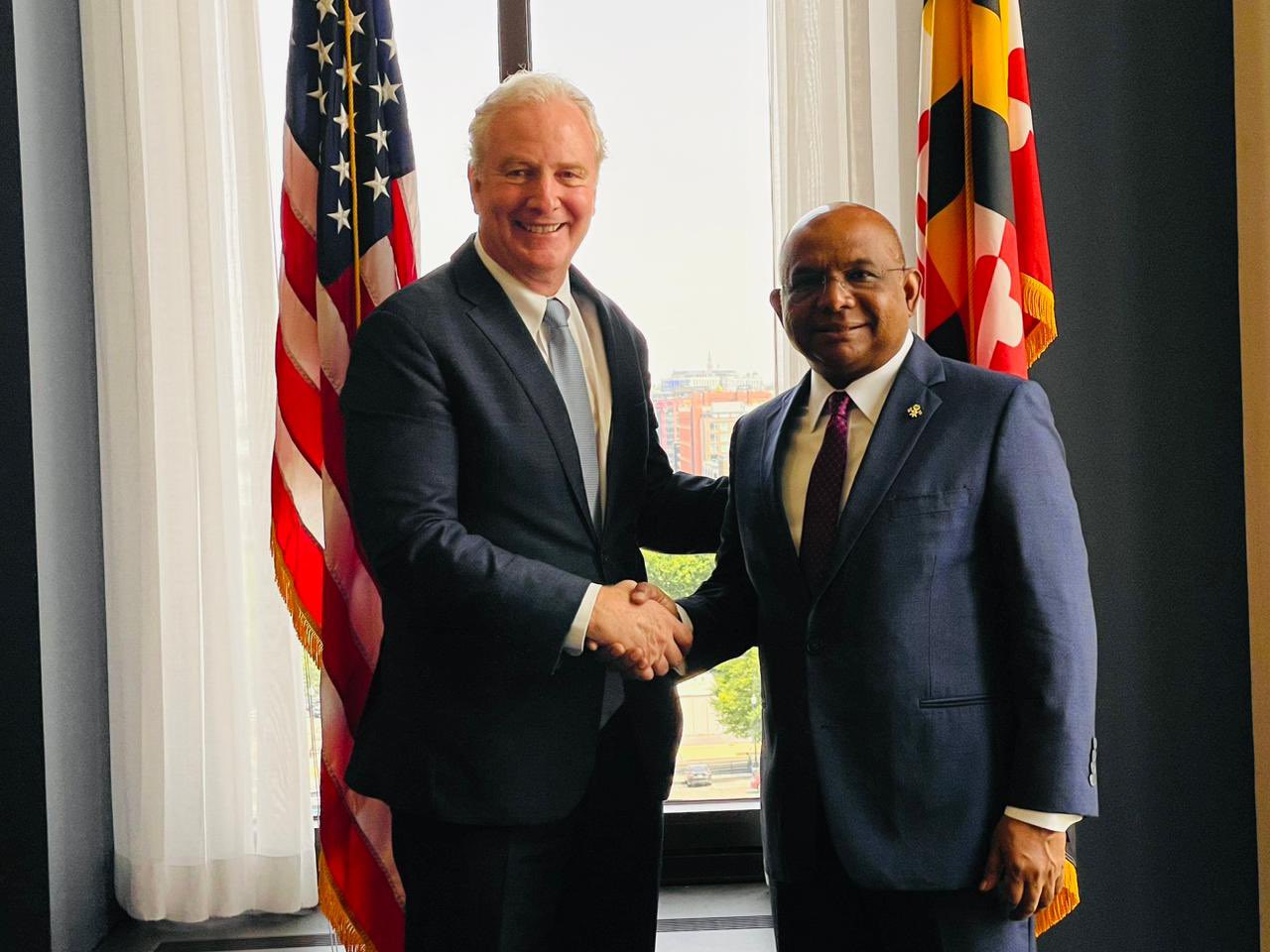 މަތީ ތައުލީމުގެ ފުރުސަތު އެމެރިކާއިން ހޯދުމާއި ގުޅޭގޮތުން މަޝްވަރާކޮށްފި