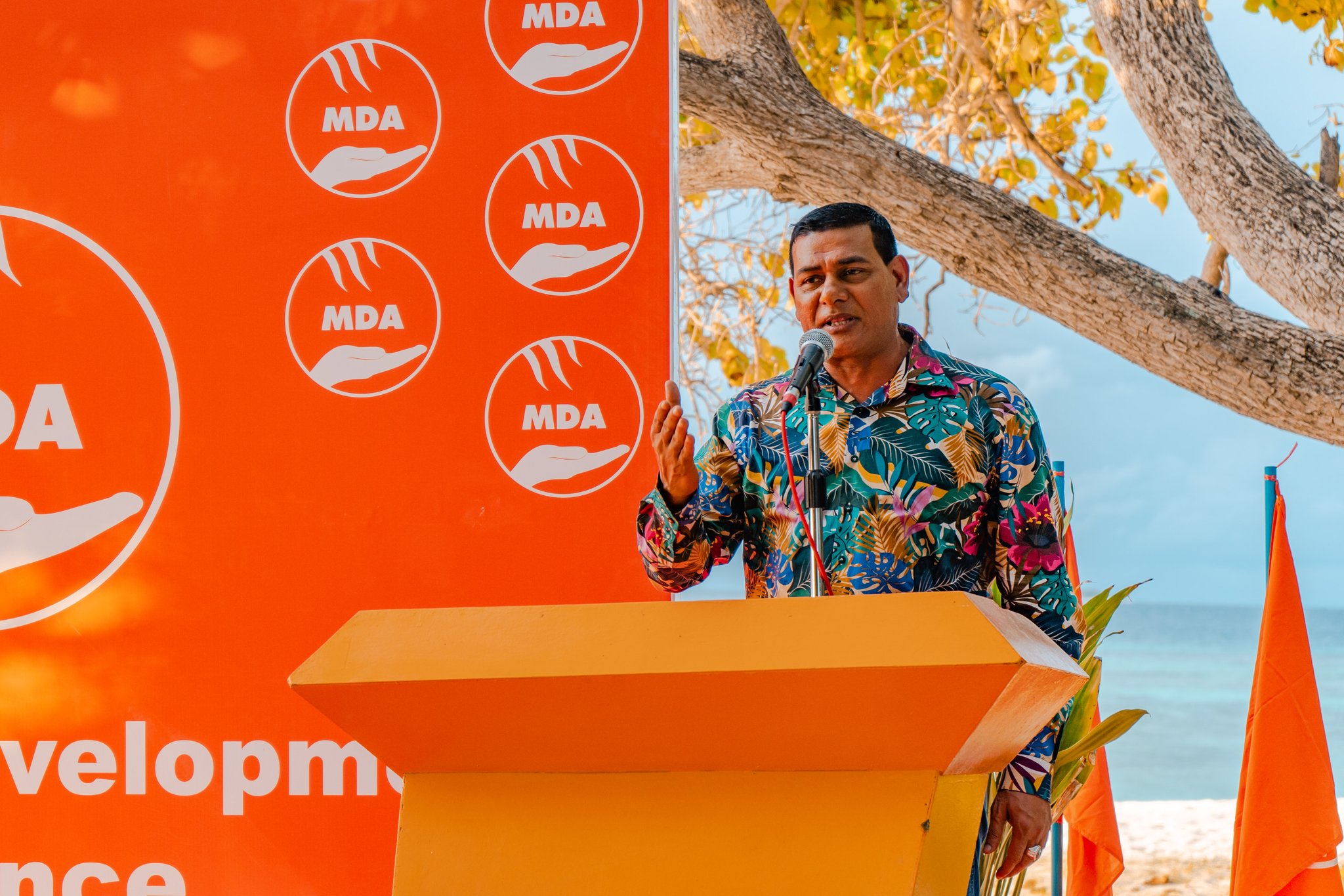 ސިނާއީ މަސައްކަތްތައް ކުރާތަންތަން އާންމުން ދިރިއުޅޭ ހިސާބާ ދުރުކުރުމަށް ސިޔާމް ގޮވާލައްވައިފި