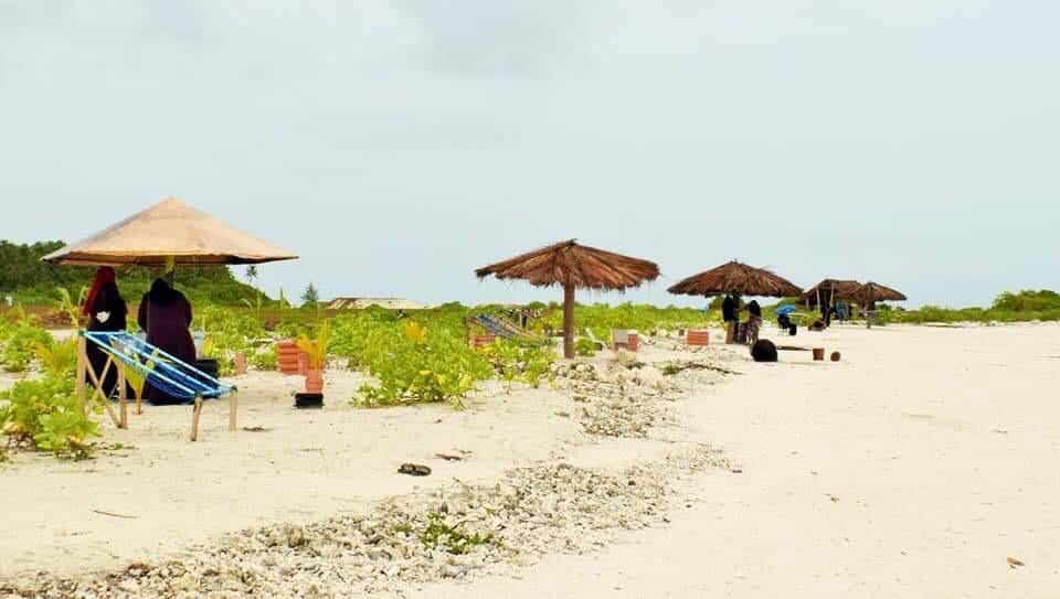 ތިމާވެއްޓަށް ގެއްލުން ލިބޭތީ އައްޑޫ ސިޓީގައި ބީޗުތައް ހެދުން ހުއްޓުވައިފި