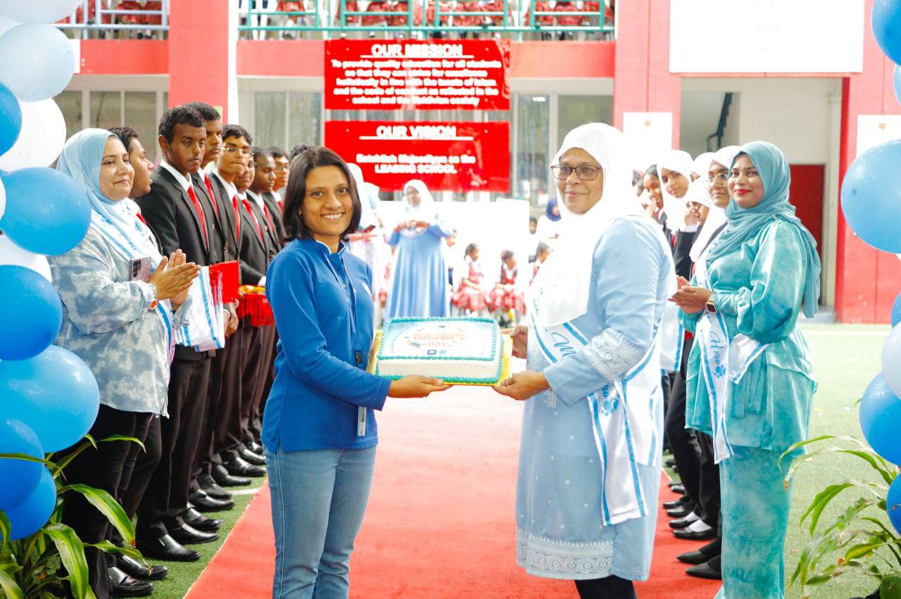 ޓީޗަރުންގެ ދުވަހު އެލައިޑުގެ ހާއްސަ ޝުކުރެއް ޓީޗަރުންނަށް