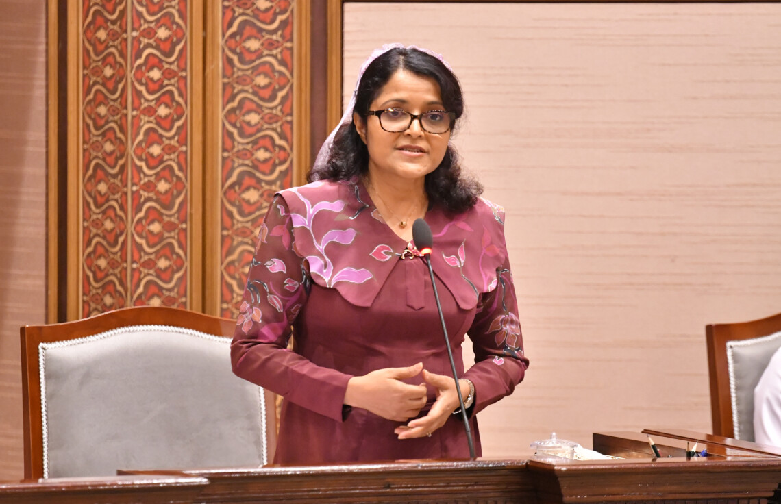 ދިވެހި ބަހުގެ އެކެޑެމީއަށް އެއްވެސް ސިޔާސީ ނުފޫޒެއް ނުފޯރުވަން: ޔުމްނާ