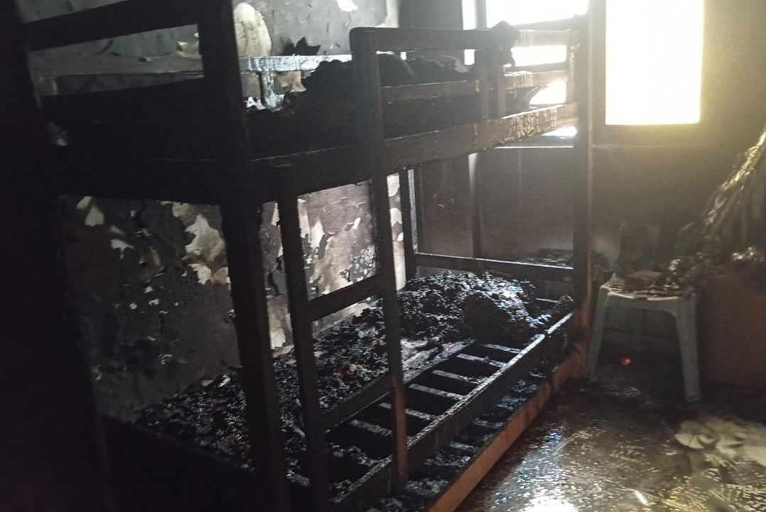 ވިނަރެސް އެޕާޓްމަންޓެއް ވަރަށް ބޮޑަށް އަނދައިފި