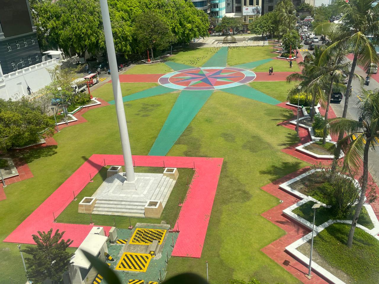 އާ ވިނަ އިންދައި، ޖުމްހޫރީ މައިދާން ފެހިކޮށްލައިފި