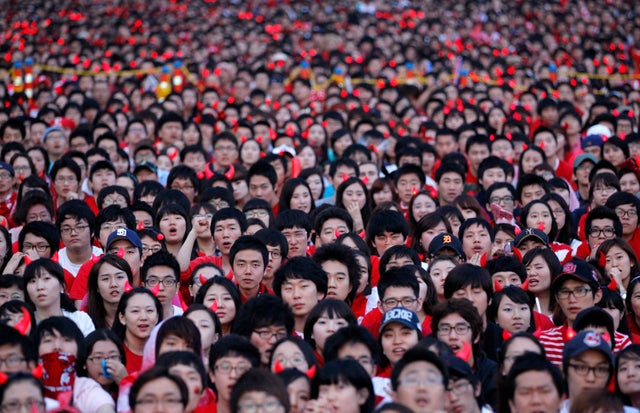 ދުނިޔޭގެ އާބާދީ 8 ބިލިއަނަށް އަރައިފި