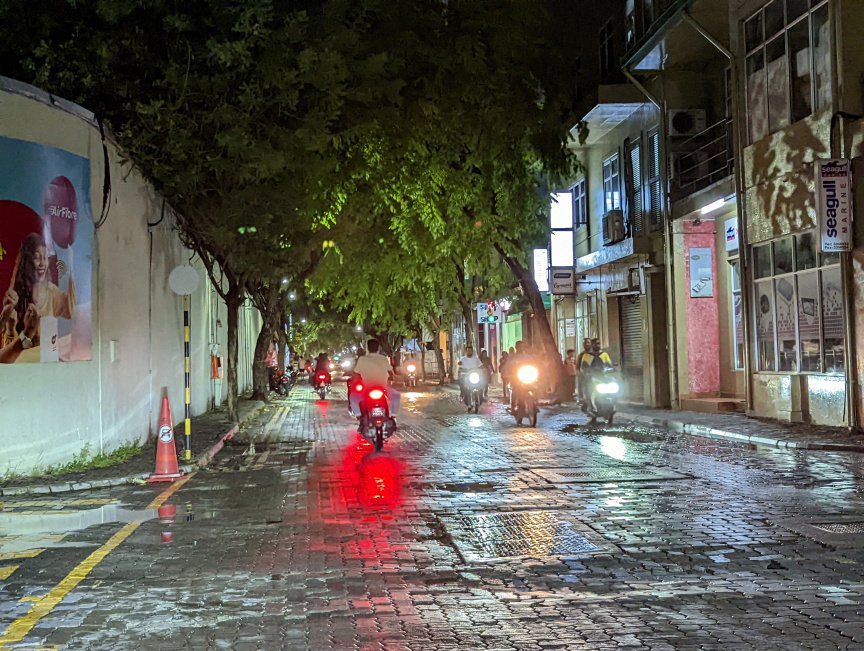 އަމީނީ މަގުން ގަސްނެގުން ހުއްޓުވަން ވަގުތީ އަމުރެއް ނުދިން