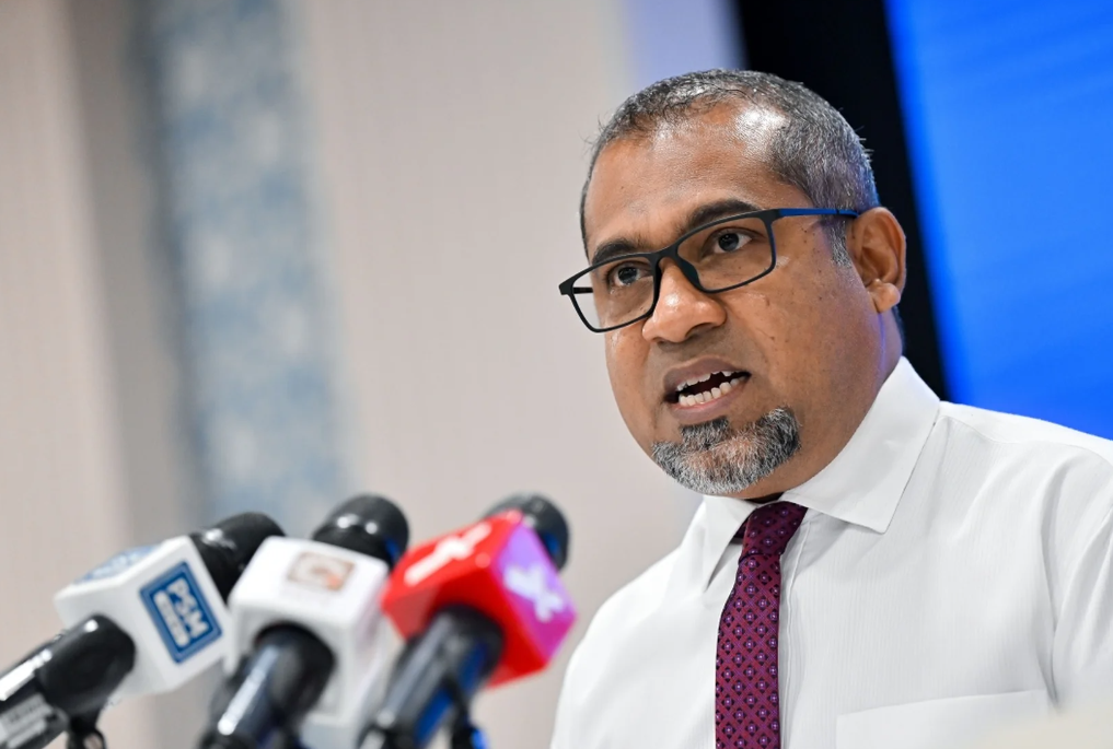 ޗާގޯސް ހޯދަން މަސައްކަތް ނުކުރާ ކަމަށް ސަފީރު ވިދާޅެއް ނުވޭ: މިނިސްޓަރ ހަލީލް