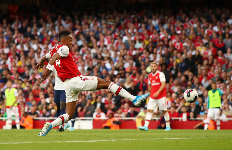 އާސެނަލްގެ އޯބަމަޔަން ހޯދުމަށް ބާސެލޯނާ އިން ފާރަލަނީ