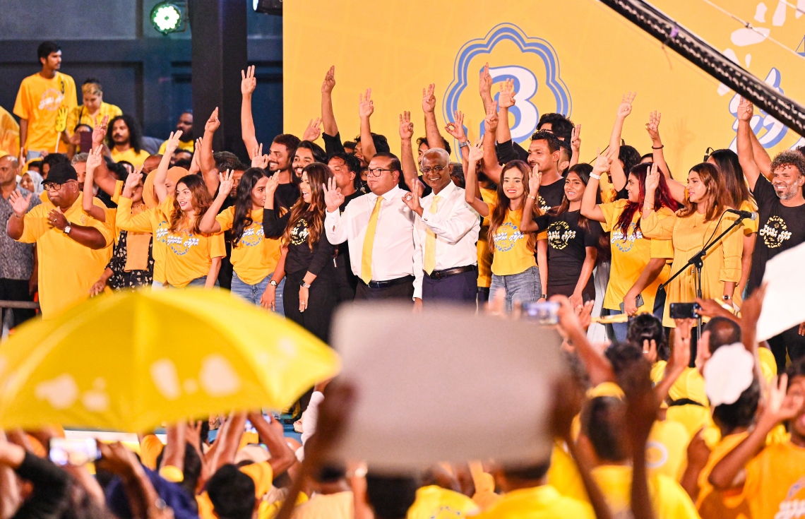 ރާއްޖޭގެ ގިނަ ފަންނާނުން ރައީސް ސާލިހާއެކު!