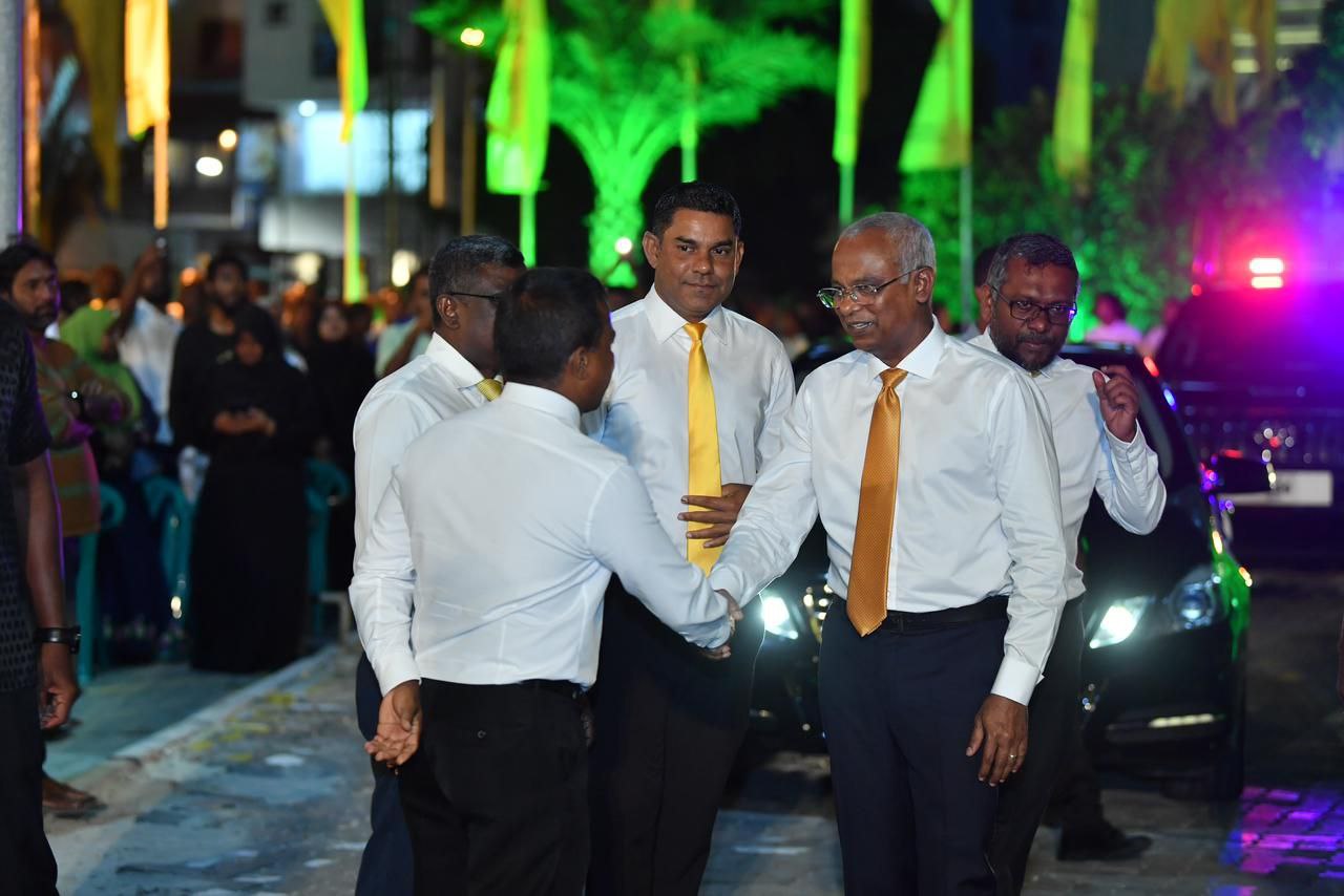 އެމްޑީޕީ ރިޔާސީ ޓިކެޓް ރަސްމީކޮށް ރައީސް ޞާލިޙަށް އަރުވައިފި