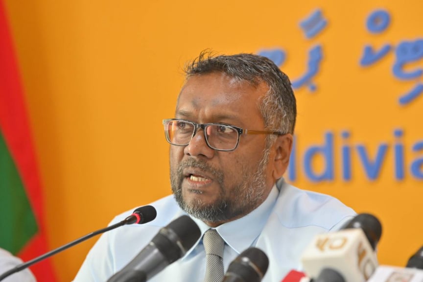 ސަރުކާރުގެ ތެރެއިން ބަޣާވާތެއް ކުރަން އުޅޭ ކަމަށް ފައްޔާޒް ތުހުމަތު ކުރައްވައިފި