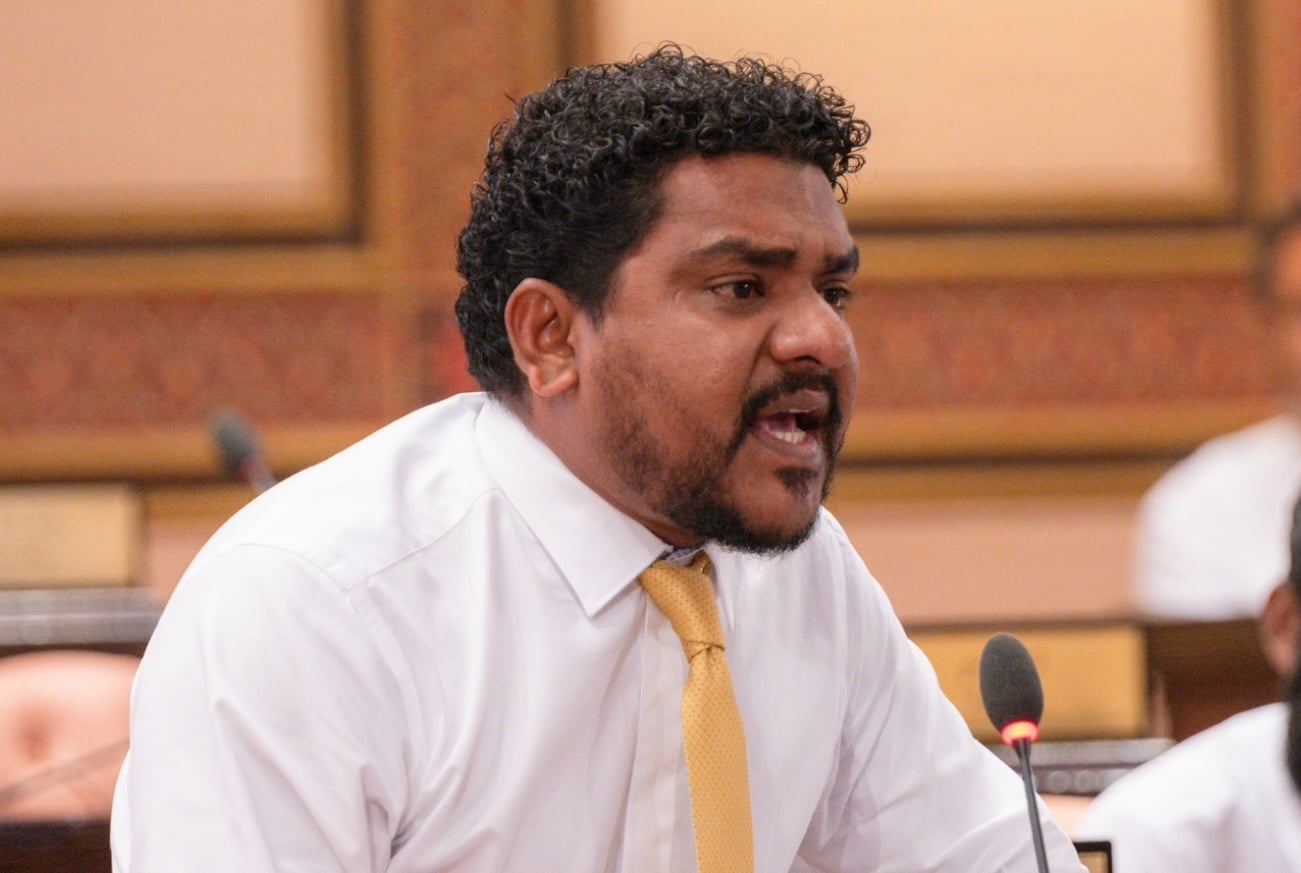 ބައި-އިލެކްޝަންތައް ބޭއްވުމަށް އެންމެ އެކަށީގެންވަނީ އީ-ވޯޓިން: މައުރޫފް