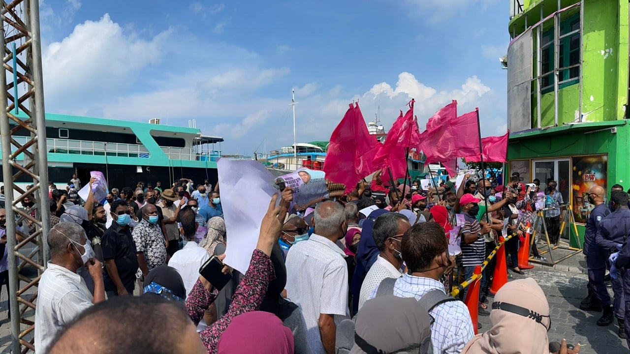 ރައީސް ޔާމީން ވަގުތުން ވަގުތަށް ދޫކޮށްލުމަށް އިދިކޮޅު ޕީޕީއެމުން ގޮވާލައިފި