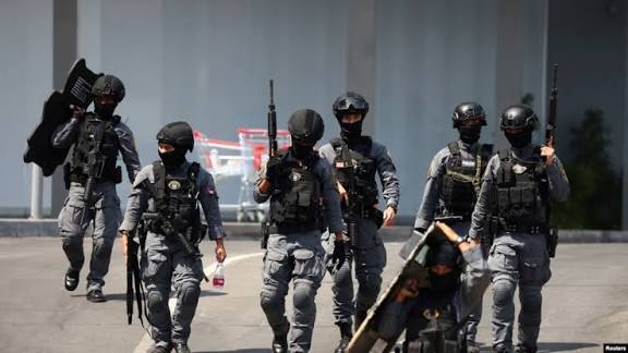 ދިވެހިން ގޮސް އުޅޭ ތައިލެންޑުގެ ސްކޫލަކަށް މީހަކު ވަދެ ބަޑިޖަހައި، ގިނަ ބަޔަކު ރަހީނުކޮށްފި