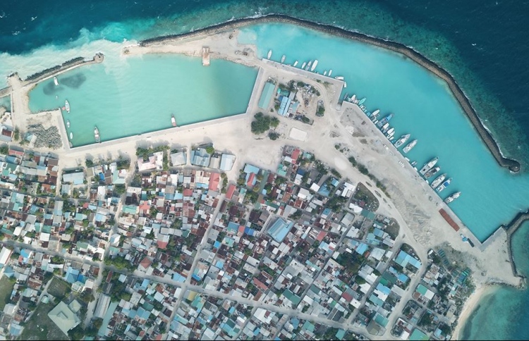 ނައިފަރުގައި ކޮވިޑަށް ފަރުވާ ހޯދަމުން ދިޔަ މީހަކު ނިޔާވެއްޖެ