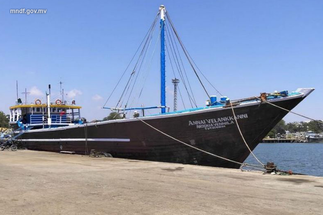 ނުވަ މީހުން ތިބި ބޯޓެއް އަޑިއަށް ދާތީ ސިފައިން ހަރަކާތްތެރިވަނީ