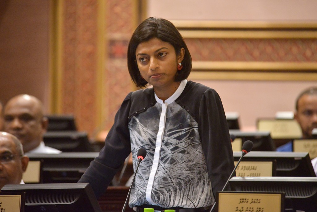 ނަޝީދުގެ ސެކިއުރިޓީއަށް މަގުބްލޮކްވާ މައްސަލަ؛ އީވާ ގުޅުވާލީ އެތެރޭގެ އިންތިހާބާ