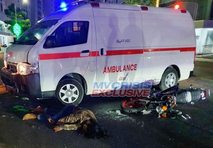 ސައިކަލަކާއި އެމްބިއުލާންސްއެއް ޖެހި ހުޅުމާލޭގައި ނުރައްކާތެރި އެކްސިޑެންޓެއް