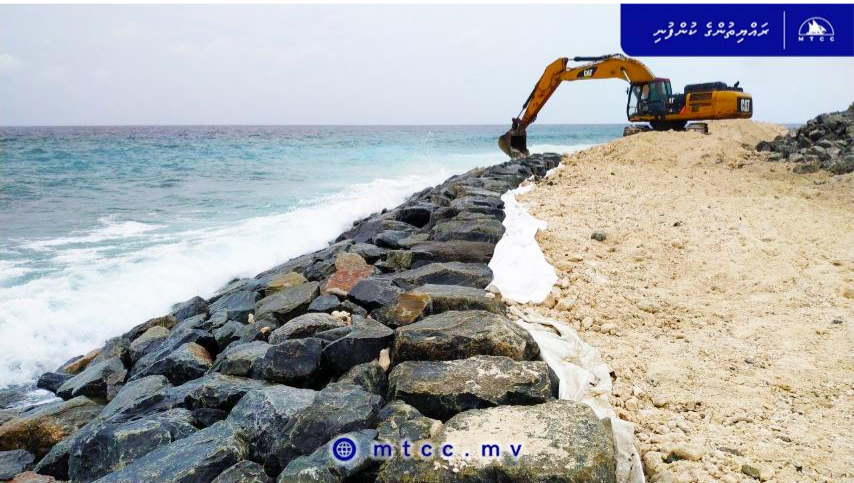 ހެނބަދޫ ގޮނޑުދޮށް ހިމާޔަތް ކުރުމަށް ރިވެޓްމެންޓް ޖެހުމުގެ މަސައްކަތް ފަށައިފި