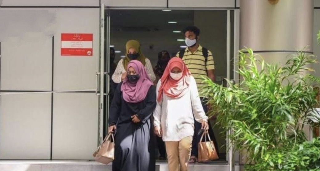 މުވައްޒަފުންގެ ހެދުން އެޅުމުގެ މިންގަނޑަށް ގެނައީ އަޚްލާގީ ބަދަލެއް: ސީއެސްސީ