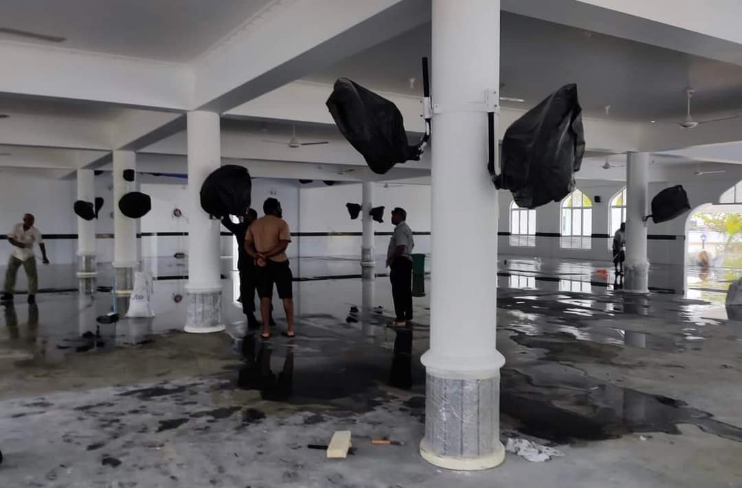 ބަޔަކު މީހުން ކުޅުދުއްފުށީ ހުކުރު މިސްކިތަށް ގެއްލުންދީފި