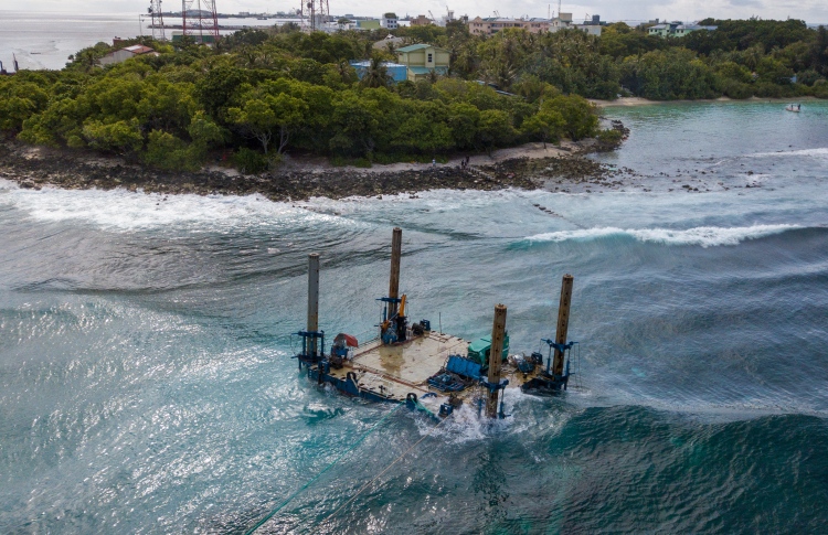 އެފްކޮންސްގެ ޖޫރިމަނާ މައާފް ނުކުރުމަށް ނިންމައިފި