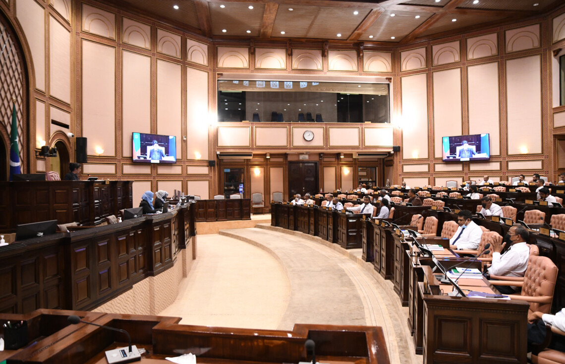 ރައްޔިތުންގެ މަޖިލީހުން ކަރަންޓު ކެނޑުމުން ޖަލްސާތައް ހުއްޓާލައިފި